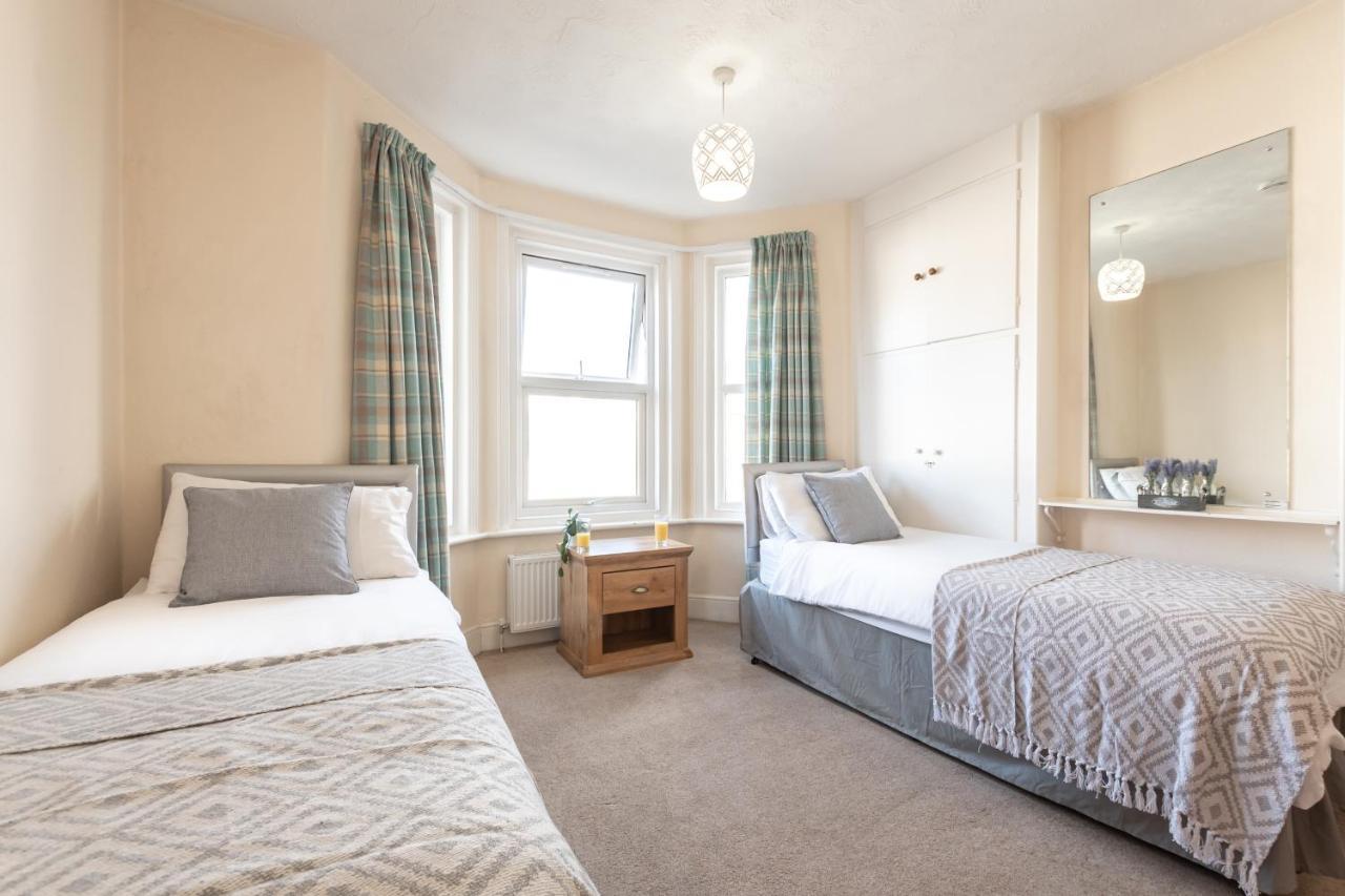 3-Bedroom House L Fast Wi-Fi L Garden L Newly Decorated L Close To Shops And Restaurants Bournemouth Exterior photo