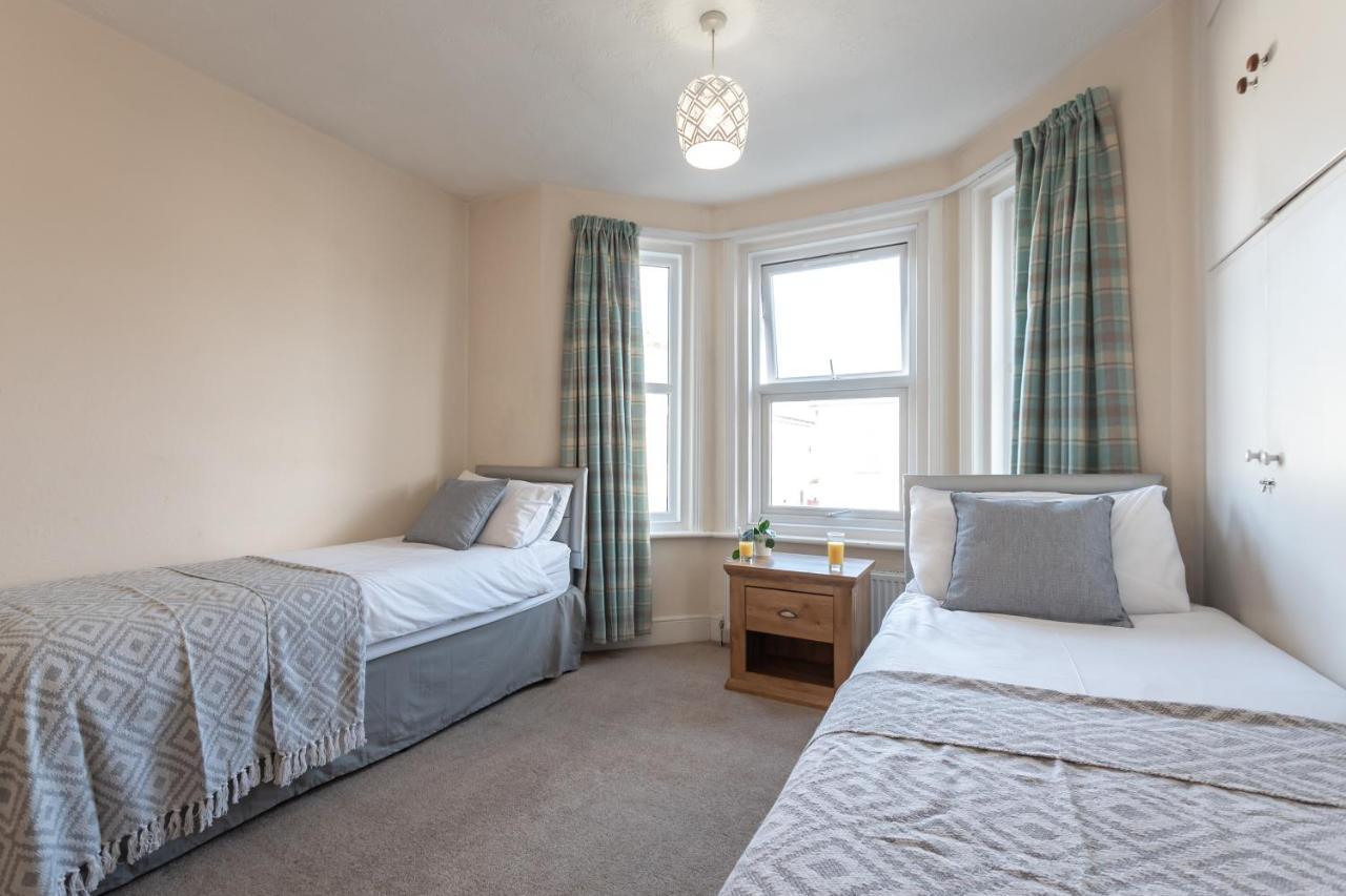 3-Bedroom House L Fast Wi-Fi L Garden L Newly Decorated L Close To Shops And Restaurants Bournemouth Exterior photo